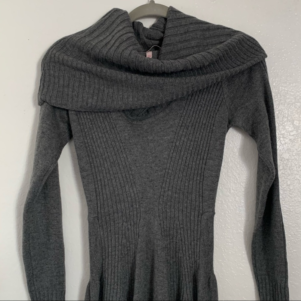 Victoria Secret Long Sleeve Sweater Dress Size XS - Picture 4 of 7